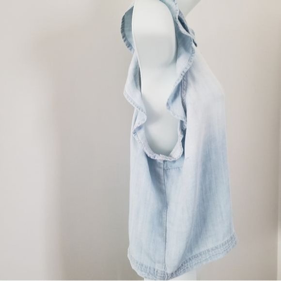 Chelsea & Violet Women Ombre Chambray Top Round neckline - Picture 6 of 10